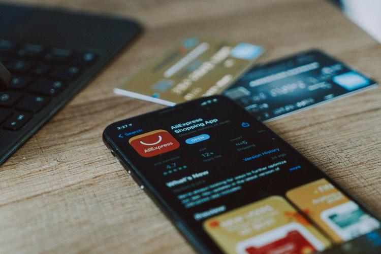 L'Ue multa AliExpress tegola da 550 milioni