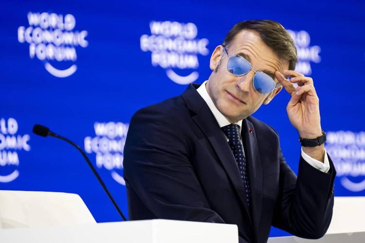 Verso il fallimento la fabbrica di lenti degli occhiali indossati da Macron