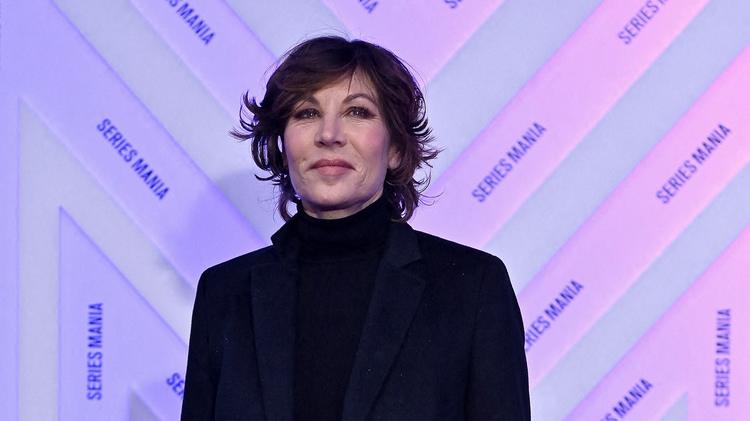 Mathilde Seigner encore attristée par une dispute "idiote" qu’elle a eue avec Nathalie Baye : "Elle m’engueulait comme on gronde une gamine"