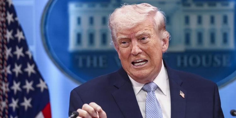 Trump, i miei negoziatori domani a Islamabad:  tutto già negoziato. Fonti Pasdaran: l'Iran non andrà ai colloqui finché resta il blocco Usa