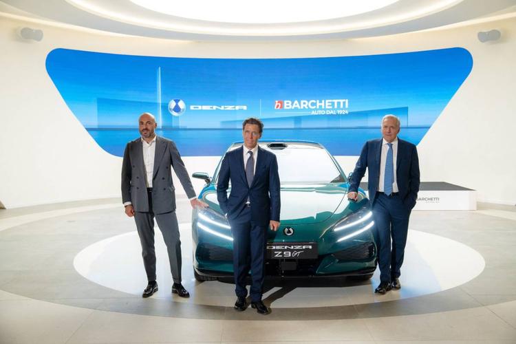 Denza arriva in Italia nel primo showroom, l’intervista a Andreas Barchetti