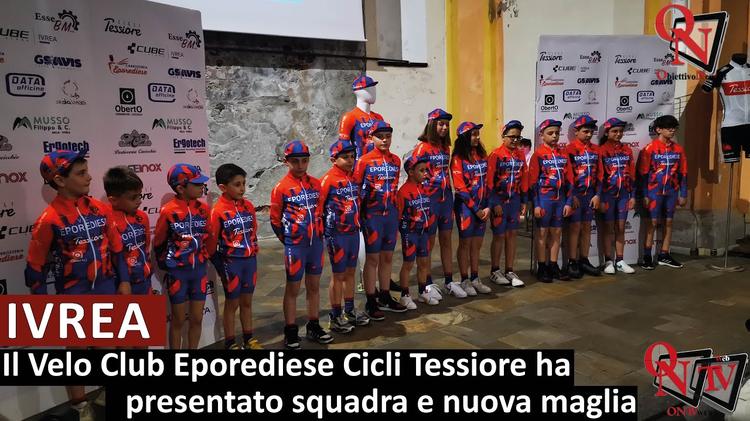 IVREA – Il Velo Club Eporediese Cicli Tessiore ha presentato squadra e nuova maglia (FOTO E VIDEO)
