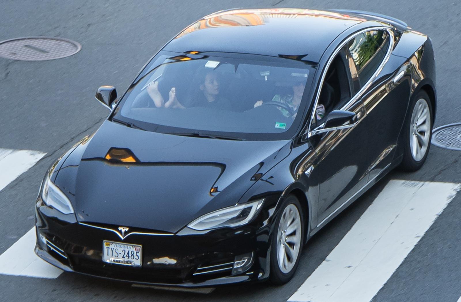 Colombia Orders Tesla to Stop Misleading Buyers on Delivery Dates