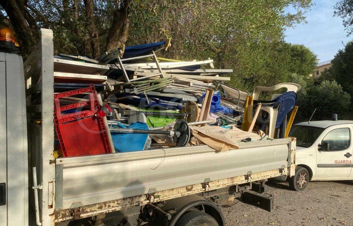 Capitello, blitz all’alba della Guardia Costiera: liberate le spiagge libere