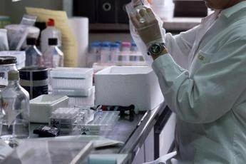Melanoma, nuove speranze da vaccino sperimentale di Moderna e Merck: "Risultati promettenti"