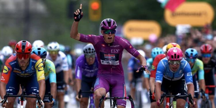Giro d'Italia: Magnier vince la terza tappa, Silva ancora maglia rosa. Martedì la Catanzaro-Cosenza