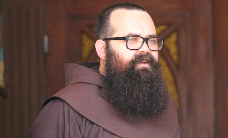 O mês mariano no Noviciado São José de Rodeio (SC), por Frei Berg; ouça