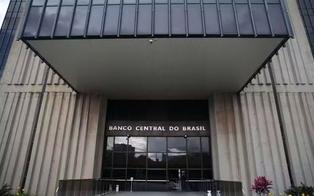 BC sinaliza que desinflação ainda exige política monetária restritiva, apesar de corte na Selic