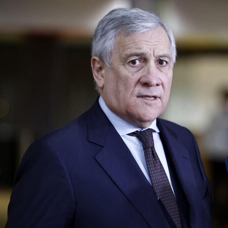 Tajani: "Premiamo l'eroe che ha bloccato l'assalitore"