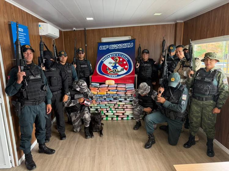 Base Candiru apreende mais de 136 kg de drogas escondidos em carros transportados por balsa no Pará