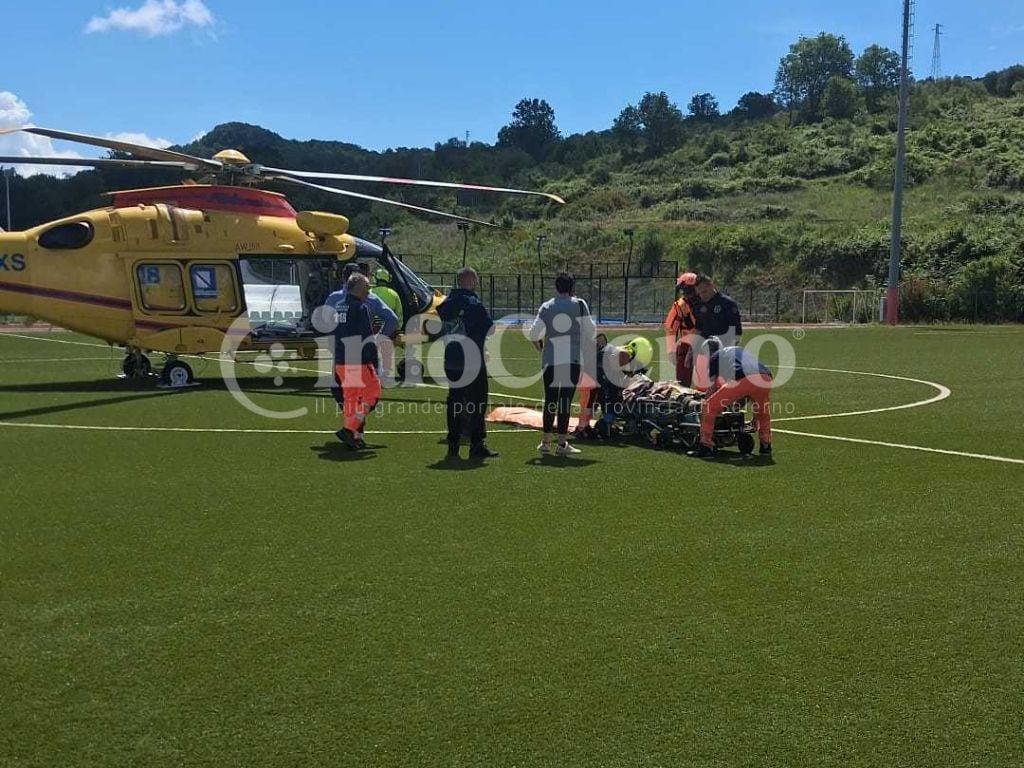 Celle di Bulgheria, cade dalla scala da un’altezza di cinque metri: è grave