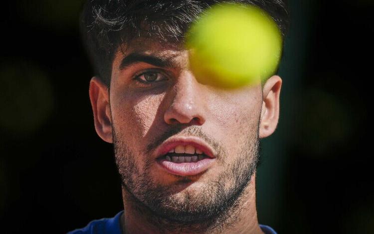 Tennis, Alcaraz alza bandiera bianca: niente Roma e Roland Garros. Sinner prende il volo...