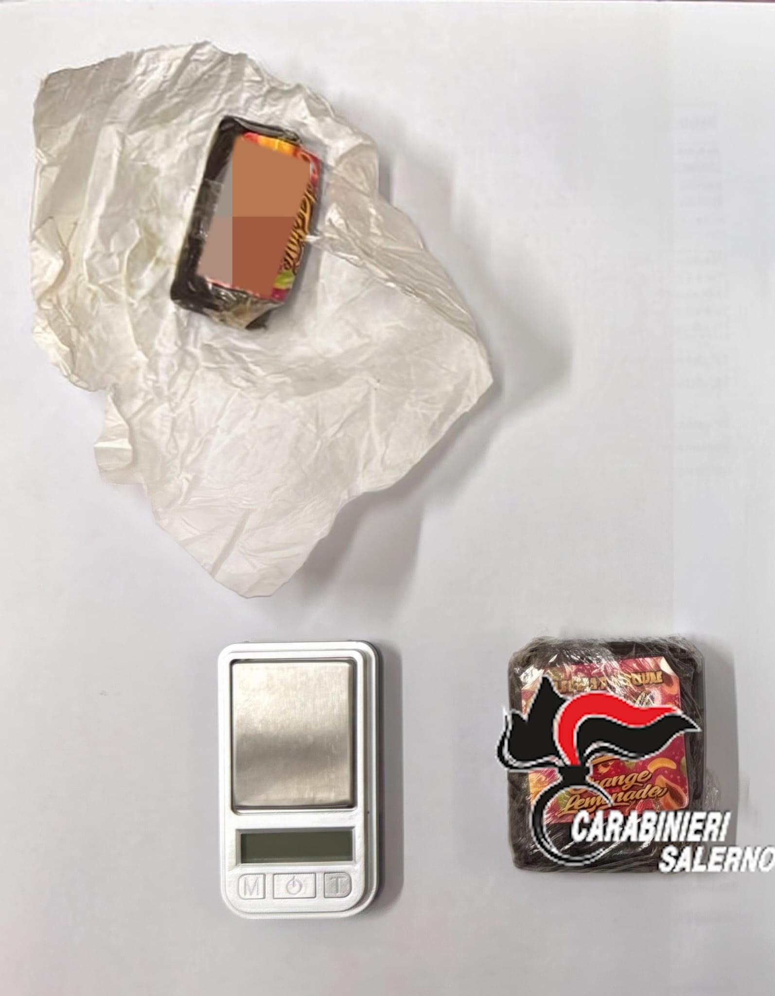 Spaccio a Salerno, blitz dei Carabinieri a Matierno: arrestato un uomo con 69 grammi di hashish