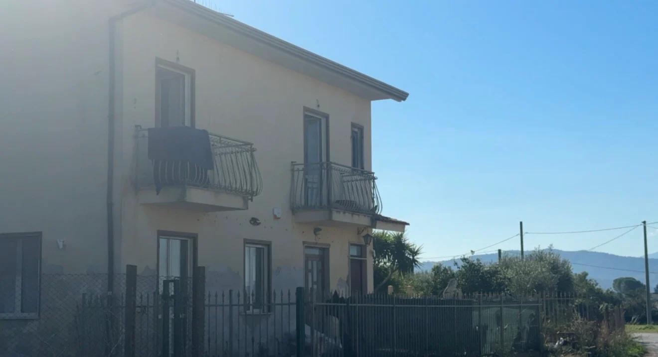 Tragedia a Capaccio Paestum: muore 44enne ustionato in un incendio