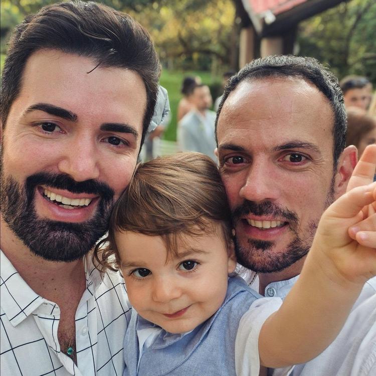 Casal devoto realiza sonho da paternidade com barriga solidária da prima, e filho nasce no dia de Nossa Senhora Aparecida