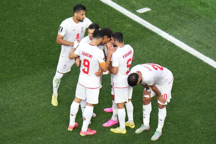 Iran, caos visti e restrizioni ai Mondiali: attaccante fuori dai giochi, e il ct sbotta: "Siamo i più repressi"