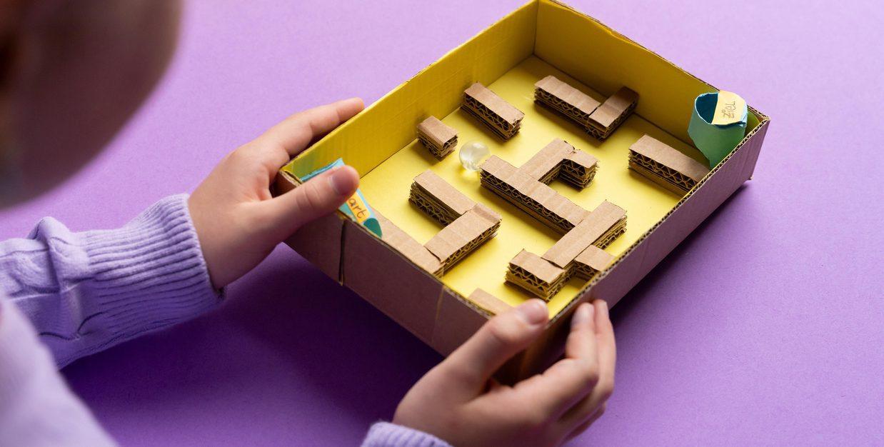 Kreativ und Geschickt – Bau Dein eigenes Spiel!