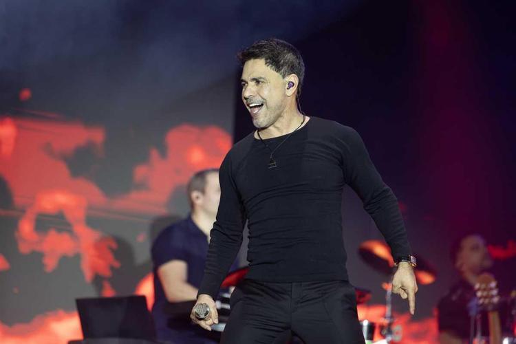 Zezé Di Camargo arrasta multidões em três shows e reúne mais de 100 mil pessoas em Curvelo (MG)