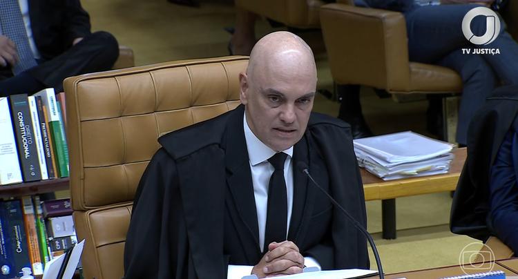 Moraes autoriza prisão domiciliar de 'Fátima de Tubarão', condenada por envolvimento no 8/1