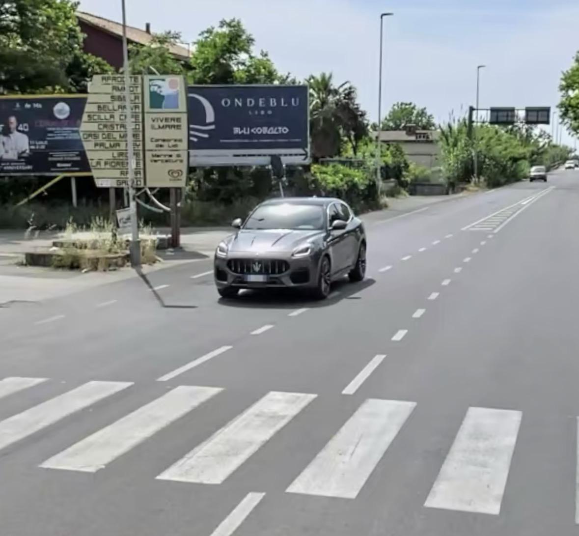 Varcaturo, piano anti-traffico: istituito senso unico nella strada dei lidi
