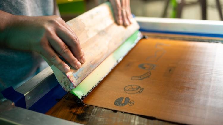 Lunel : un atelier pour découvrir les secrets de la sérigraphie