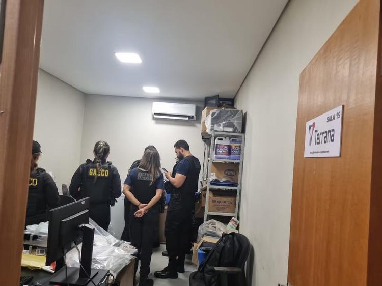 Empresa de combustíveis em Várzea Grande (MT) é alvo de operação que mira ex-diretor do Banco Genial e executivo ligado ao Master