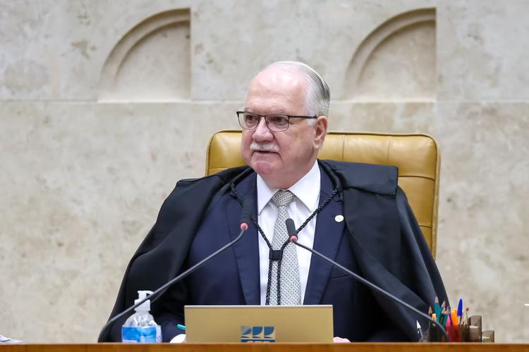 Joaquim Barbosa, Rosa Weber, Ayres Britto e outros 10 ministros aposentados pedem a Fachin 'imediata e rigorosa' apuração de crise no STF