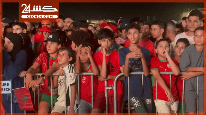 بالڤيديو: من قلب ساحة جامع الفنا.. الجماهير المغربية تشيد بقتالية “أسود الأطلس” رغم الإقصاء أمام فرنسا