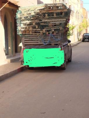 مواد ممنوعة لتشغيل حمام..مواطنون ينتقدون السلطات ويطالبون بتدخل والي جهة مراكش