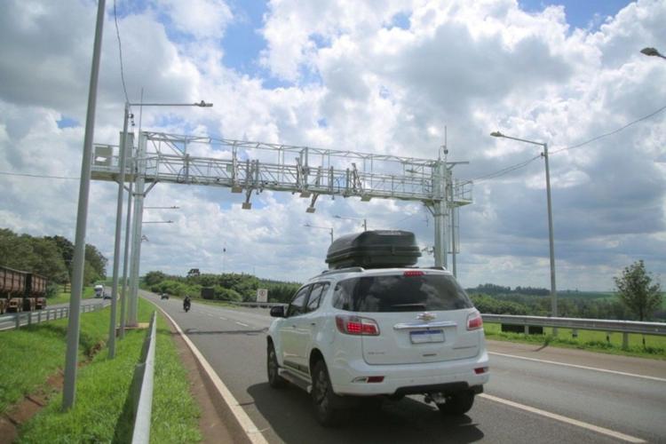 Pedágio Free Flow começa a operar em rodovias do Paraná nesta segunda-feira (4); veja pontos de cobrança e valor das tarifas