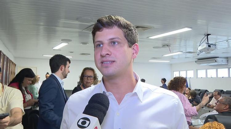 João Campos promete investimentos na UPE e diz que vai criar programa Pé-de-Meia PE para ensino técnico