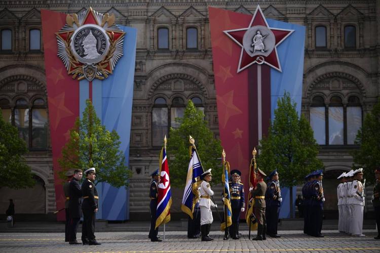 Tregua di 3 giorni tra Russia e Ucraina. A Mosca iniziata la parata per il giorno della vittoria