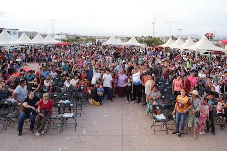 Más de mil 200 personas participan en encuentro ciudadano con César Jáuregui