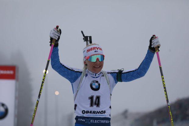 BIATHLON- La Finlandaise Kaisa Makaraïnen est toujours une grande dame du biathlon : elle a remporté, dans la tempête d'Oberhof, la mass-start avec un exceptionnel 19/20 ! Honorable 11e place pour Anaïs Bescond.&nbsp;