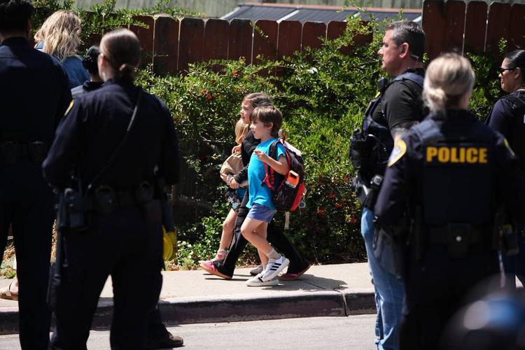 Le armi, i messaggi di odio e la mimetica: chi sono i baby assalitori al centro islamico di San Diego