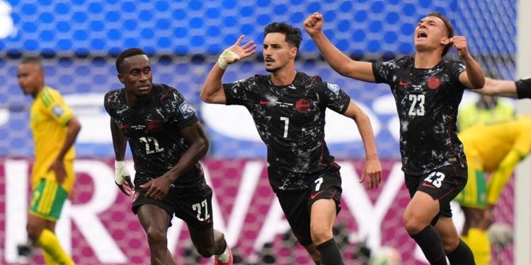 Eustaquio affonda il Sudafrica al 92': il Canada va agli ottavi del Mondiale per la prima volta