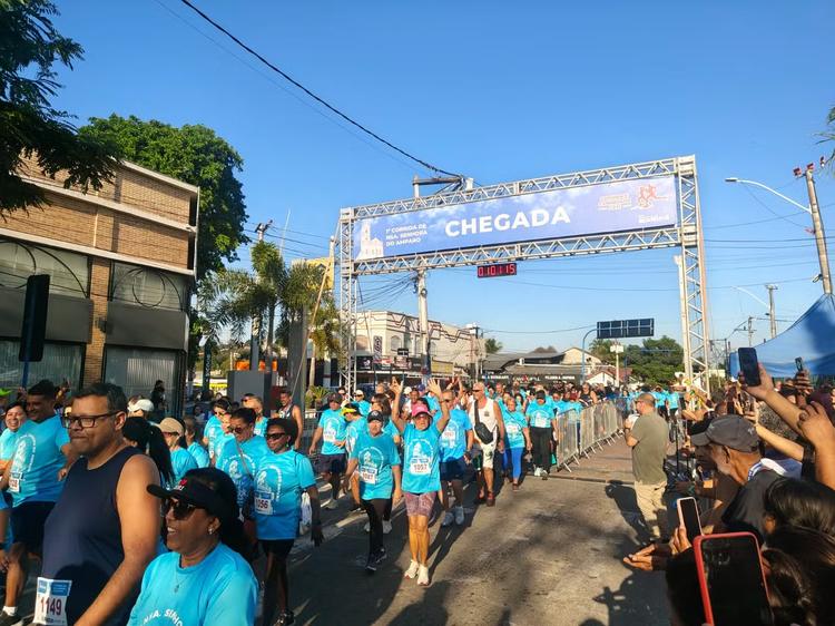 Mais de 500 pessoas participam da Corrida da Padroeira em Maricá, no RJ