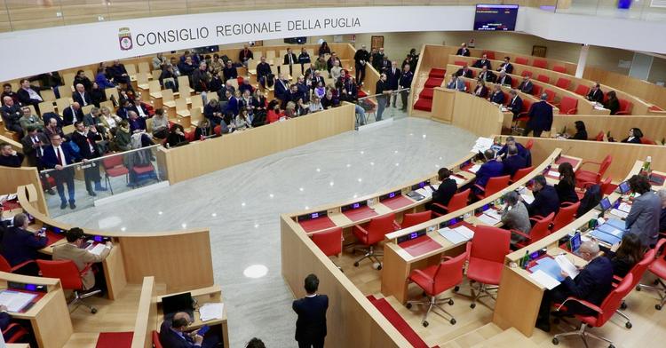 Deficit sanità, centrodestra accelera su commissione inchiesta