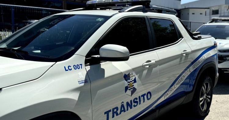Condutora buzina diversas vezes, é abordada e recusa teste do bafômetro na Marginal Leste