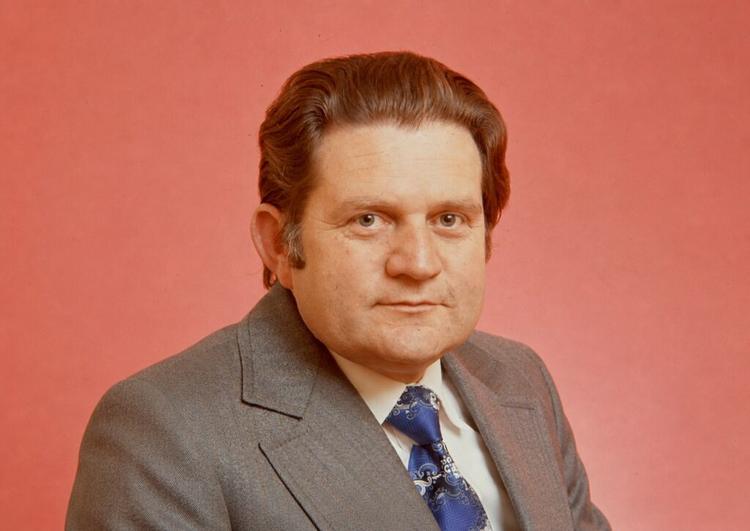 Australia’s First Greek-Descended Federal Minister, Peter Morris, Dies at 93