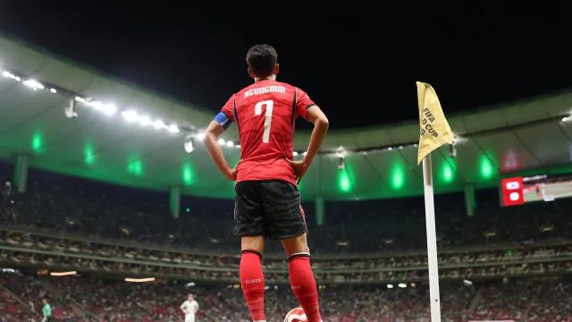 Polêmica na Copa: FIFA explica lugares vazios, mas não convence o público