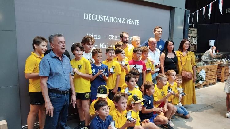 BAGNOLS/CÈZE Rugby : les jeunes champions du Gard reçoivent la médaille de la Ville