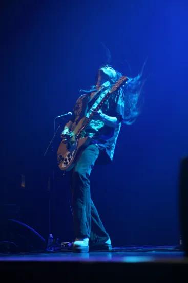 james and the cold gun (6)