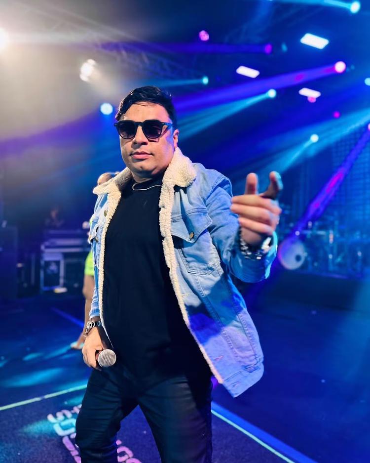 Bandas e artistas prestam homenagens a Neto Araújo, cantor que morreu aos 42 anos no RN
