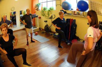 Dopo i 60 anni camminare non basta, esperti: 'Almeno 150' alla settimana di attività aerobica moderata o 75' intensa'