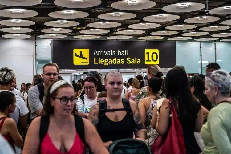 Italia-Spagna, prorogati di altri 15 giorni i controlli Schengen: il Viminale segnala rischi per la sicurezza e possibili infiltrazioni terroristiche