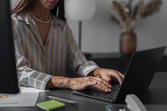 Duas oportunidades de qualificação e inserção no mercado de trabalho estão com inscrições abertas na Serra Gaúcha