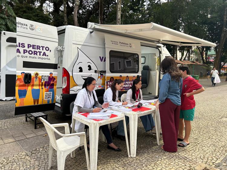 Vacimóvel percorre pontos de grande circulação para ampliar vacinação contra o sarampo em Juiz de Fora; veja programação
