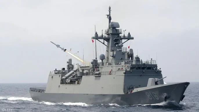 «توترات هرمز» تنذر بعودة القرصنة في البحر الأحمر