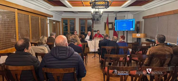 AIECH realiza su primera sesión de directorio en Estadio Español